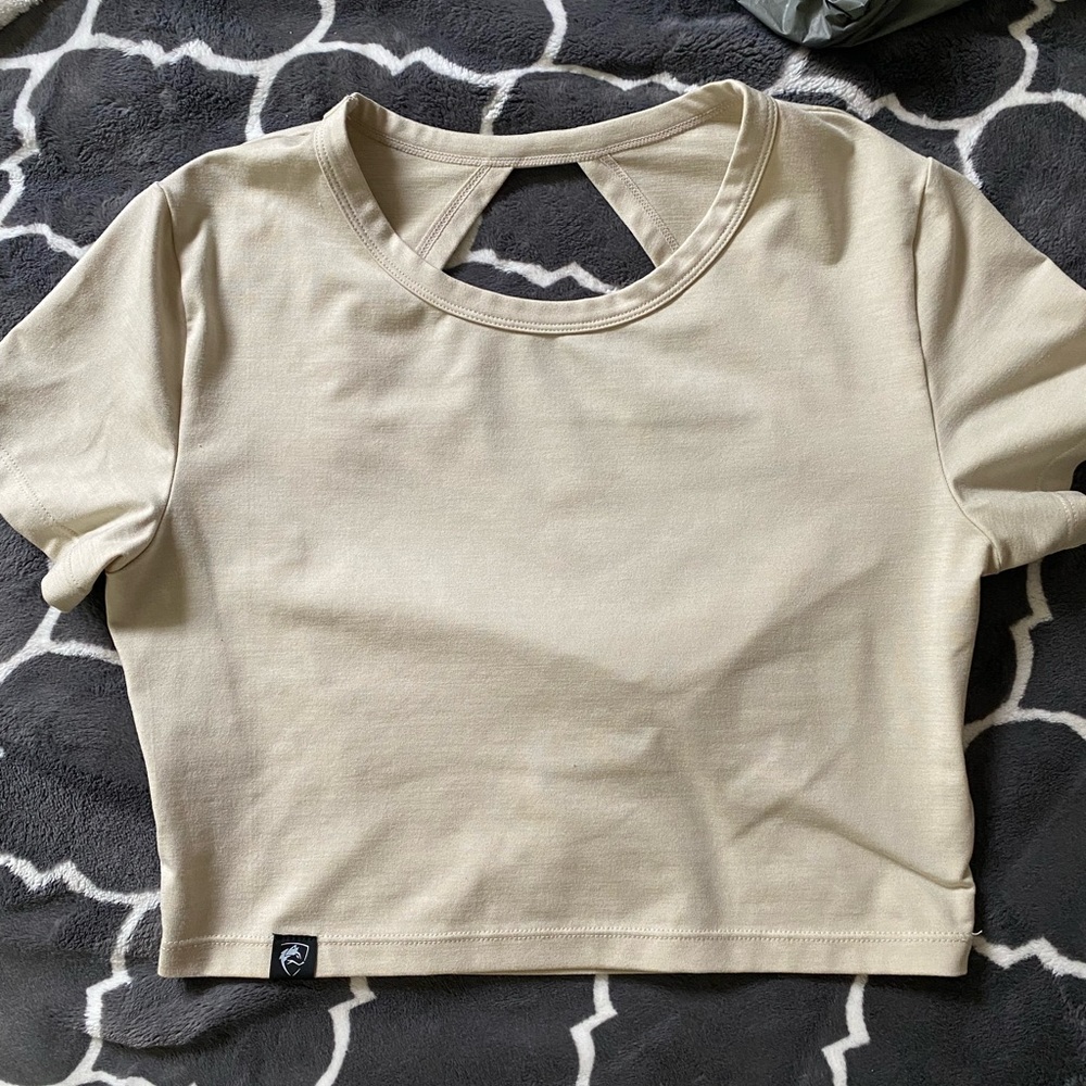 Alphalete open back tee